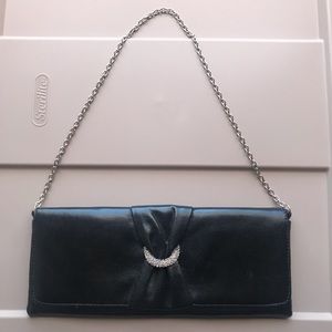 Black clutch